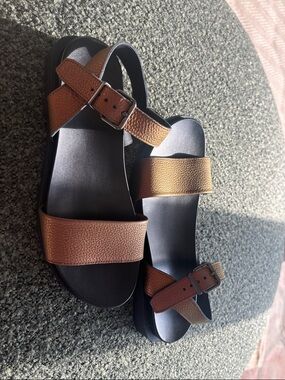 Arche women’s  Brown Leather Double-Strap Buckle Sandals
